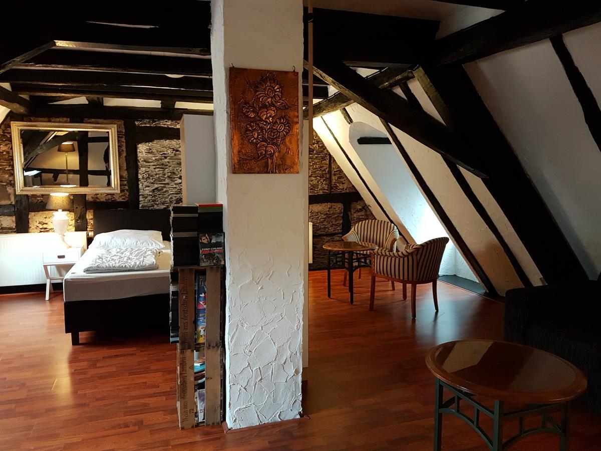 Haus Am Bachgasse - Haus Von 1777 Mit Sauna Zell an der Mosel Kültér fotó